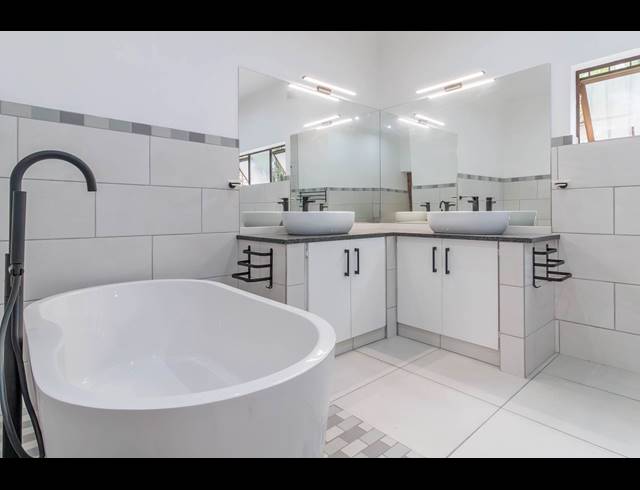 4 BEDROOM HOUSE SOLD IN FOREST HILLS